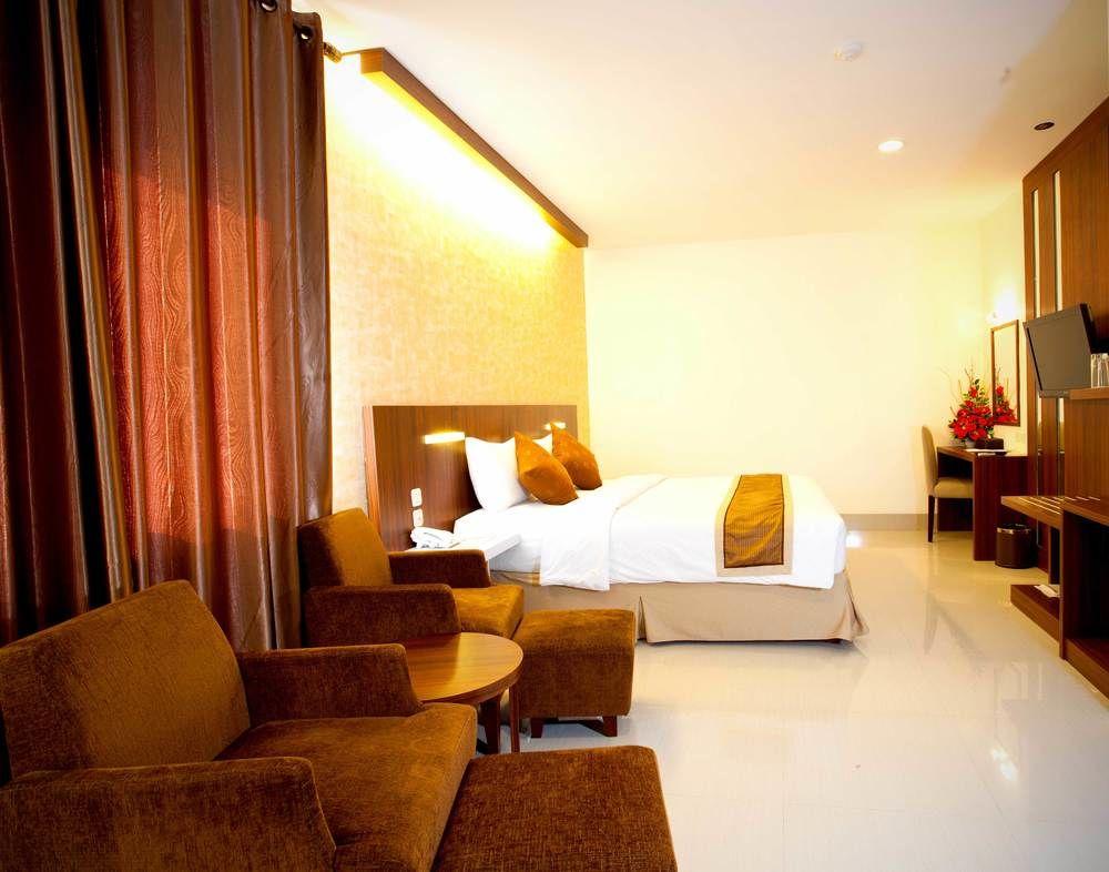 Collection O 1279 Hotel Grand Celino Makassar Kültér fotó