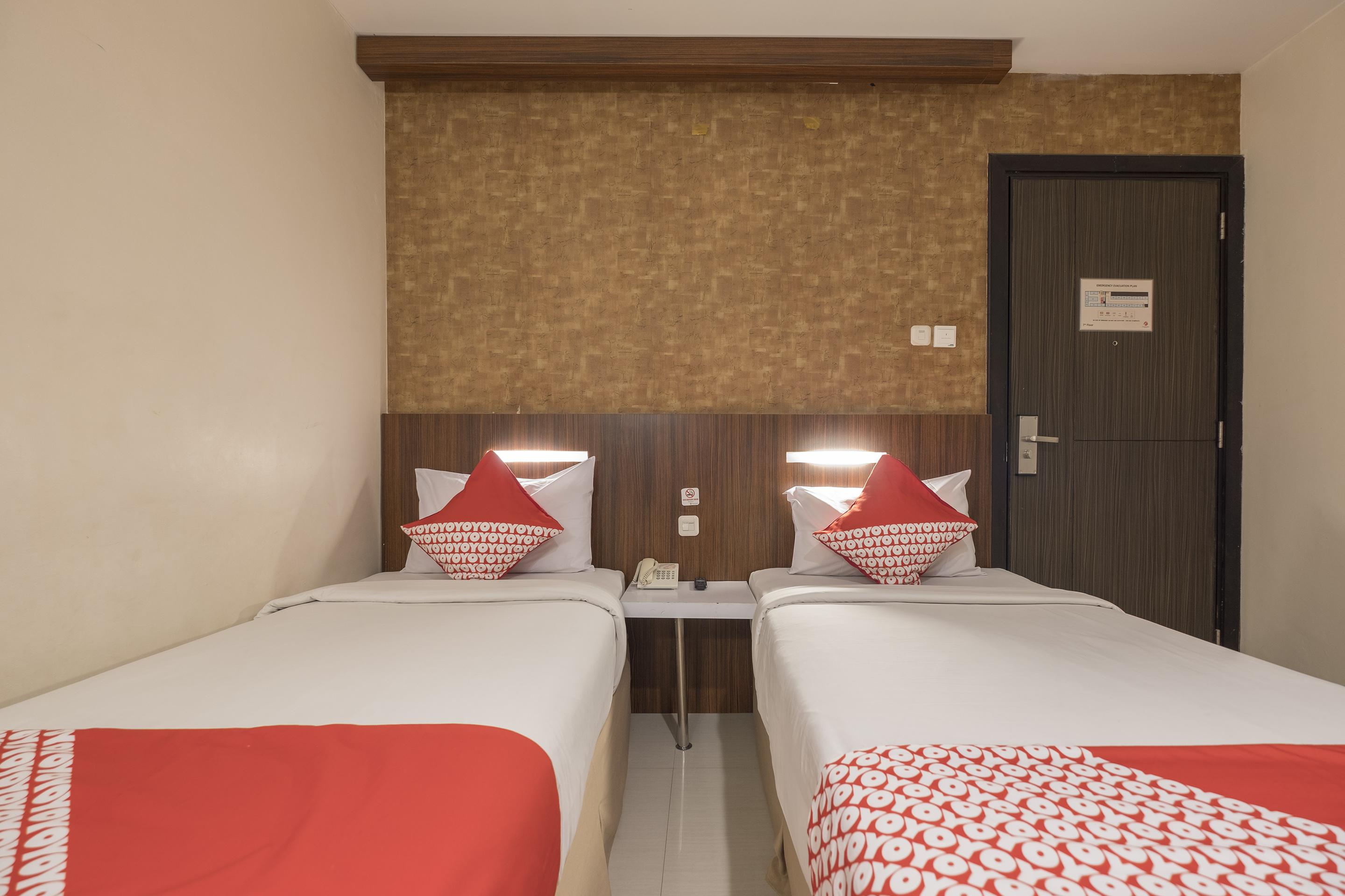 Collection O 1279 Hotel Grand Celino Makassar Kültér fotó