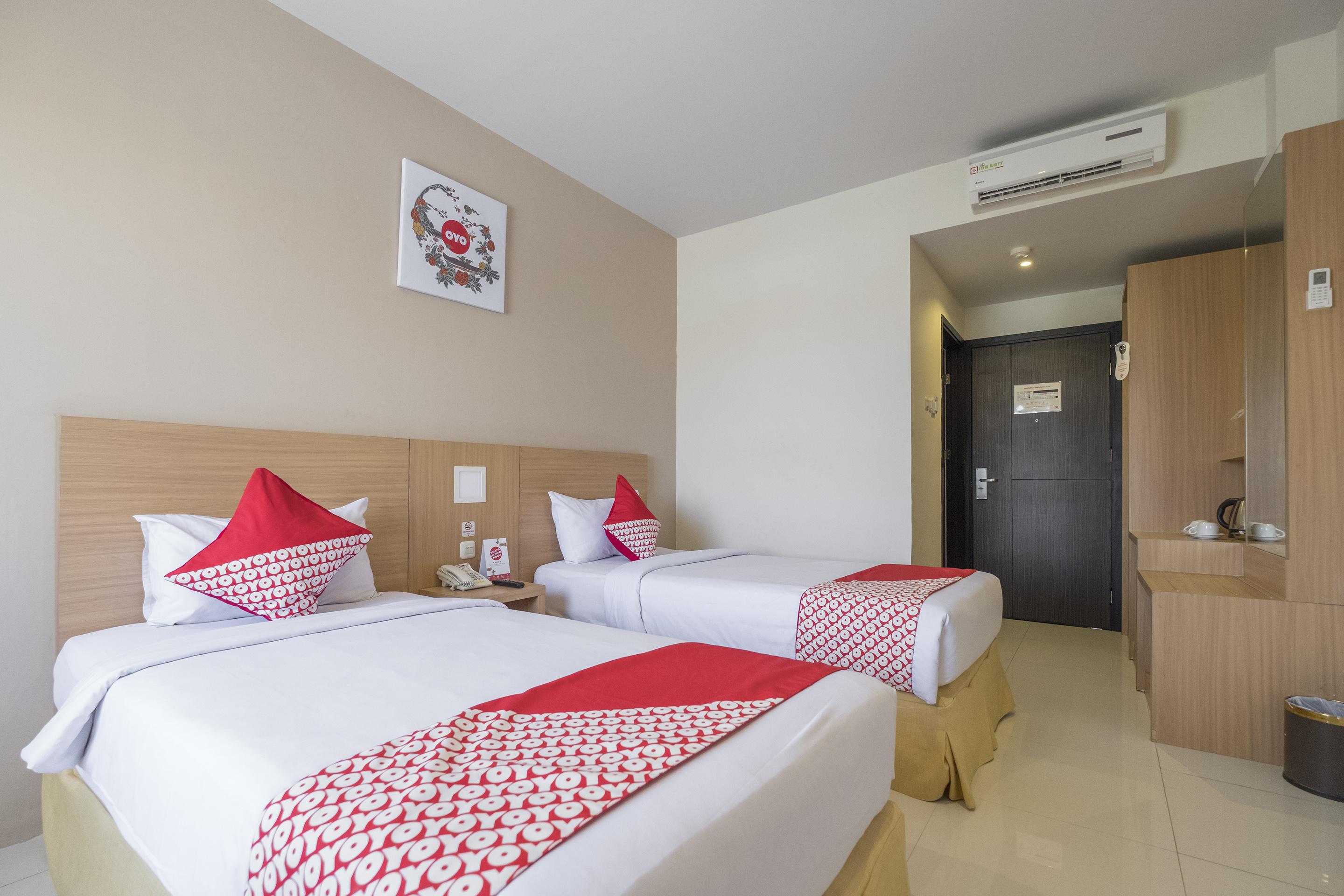 Collection O 1279 Hotel Grand Celino Makassar Kültér fotó
