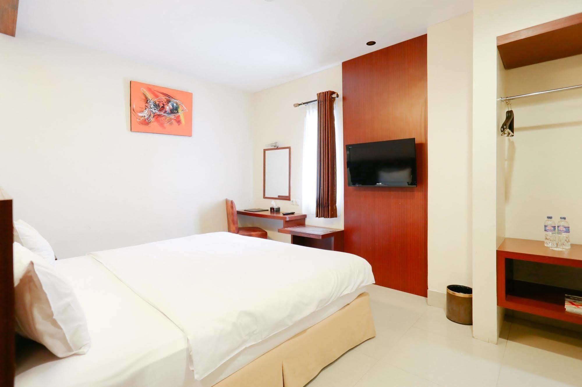 Collection O 1279 Hotel Grand Celino Makassar Kültér fotó
