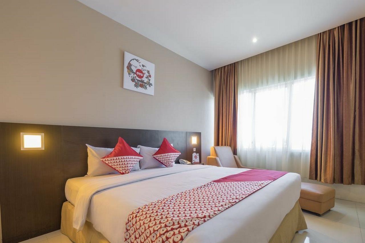 Collection O 1279 Hotel Grand Celino Makassar Kültér fotó