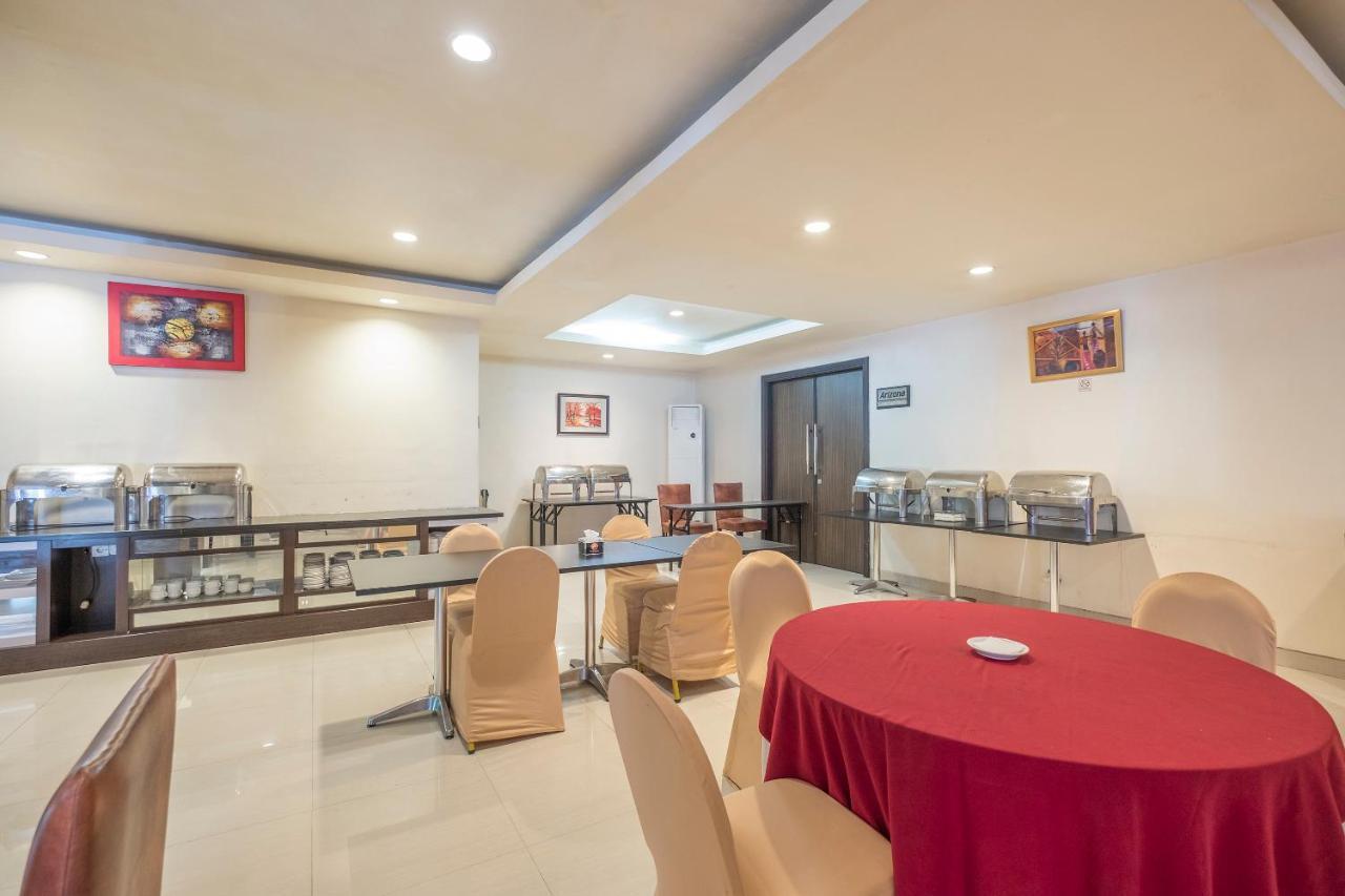 Collection O 1279 Hotel Grand Celino Makassar Kültér fotó